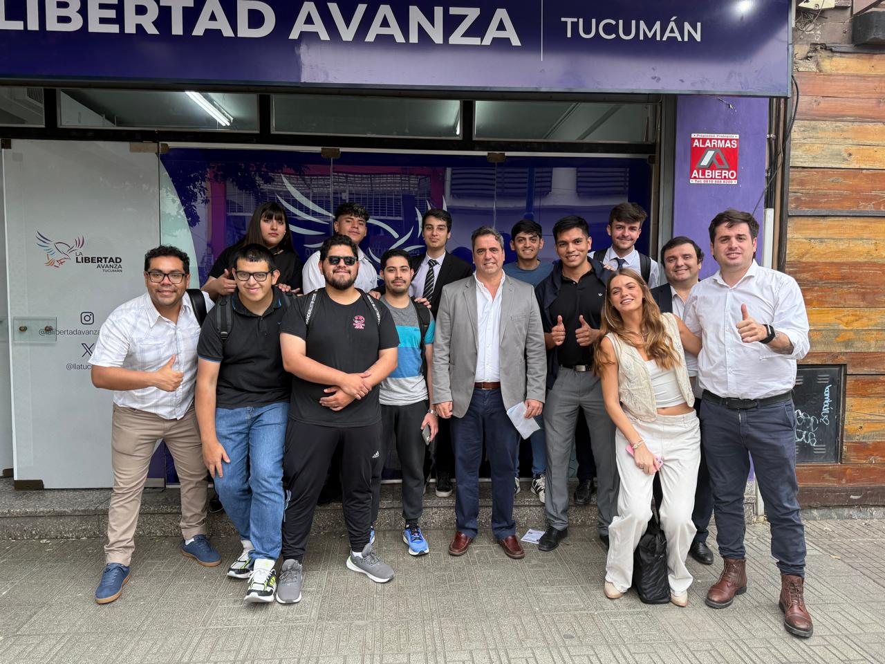 Jóvenes libertarios lanzaron una campaña solidaria para asistir a los afectados por las inundaciones