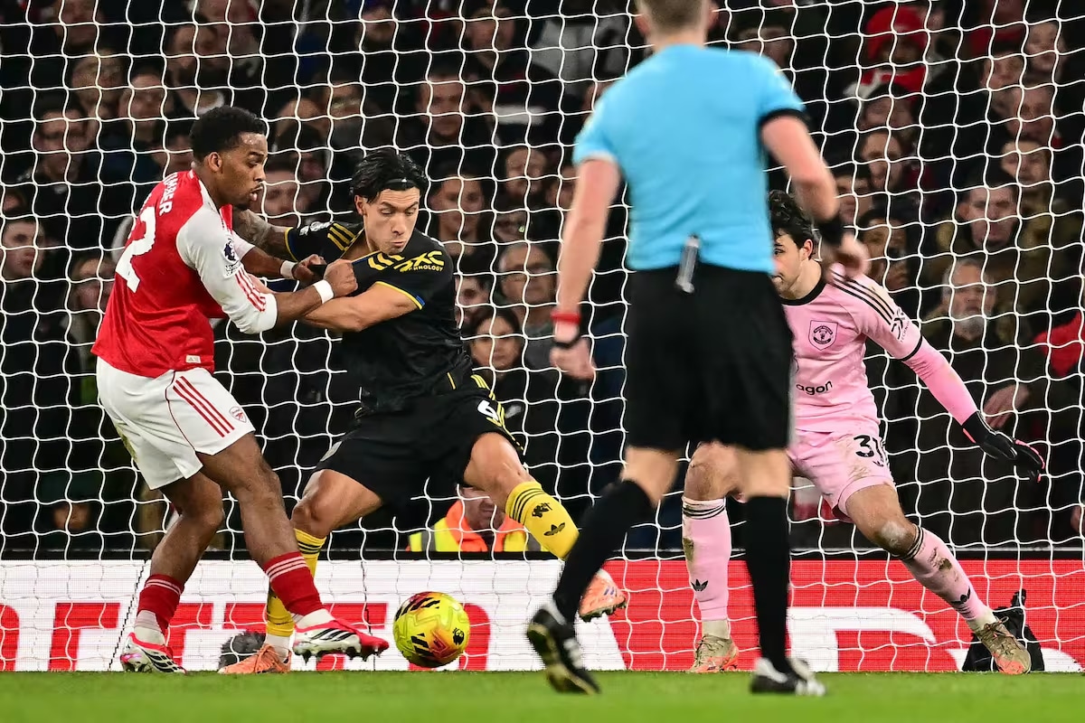 jurrien-timber-forcejea-con-lisandro-martinez-6SQOZAE3KBAN7B7PWRWMHBO3CE.avif jurrien-timber-forcejea-con-lisandro-martinez-6SQOZAE3KBAN7B7PWRWMHBO3CE.avif