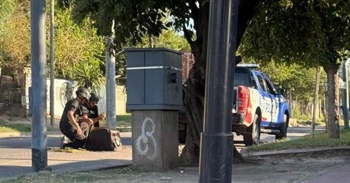 Córdoba: vecinos arrojaron una granada contra policías y un efectivo resultó herido