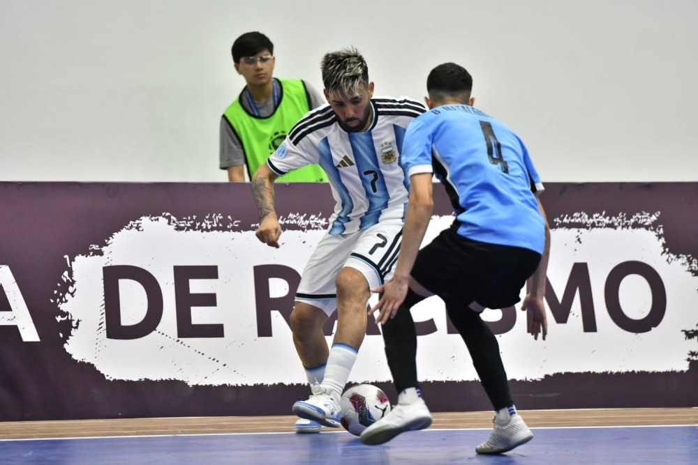 Empate friccionado entre la Albiceleste y la Celeste en la Copa América