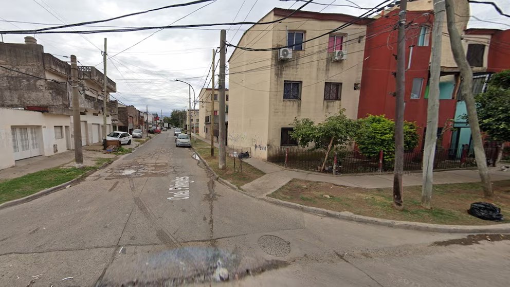 Tensión en Caseros: un hombre tomó de rehén a su pareja 12 días después de salir de prisión