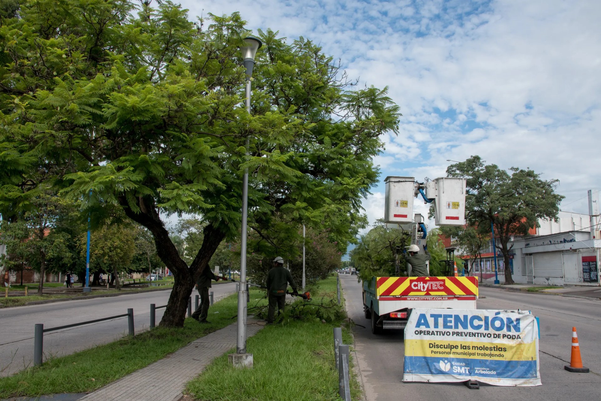 El Municipio avanza con la jerarquización de la avenida Kirchner en el acceso oeste a la ciudad