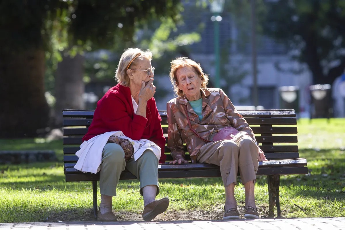 Jubilación mínima: el bono sigue congelado en $70.000 y pierde frente a la inflación