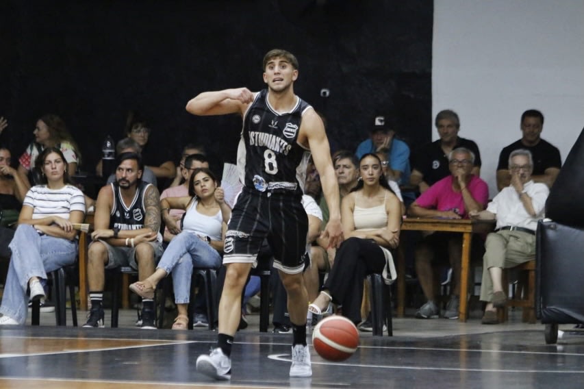 FINAL DEL PARTIDO Ganó Estudiantes 82-81 ante @rivadaviabasquetoficial Fotos @luperalta.fotograf (3).jpg FINAL DEL PARTIDO Ganó Estudiantes 82-81 ante @rivadaviabasquetoficial Fotos @luperalta.fotograf (3).jpg