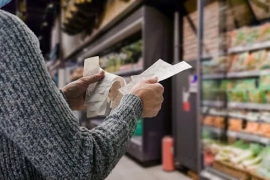 El consumo cerró 2025 con una suba del 2,5%, pese a la caída registrada en diciembre