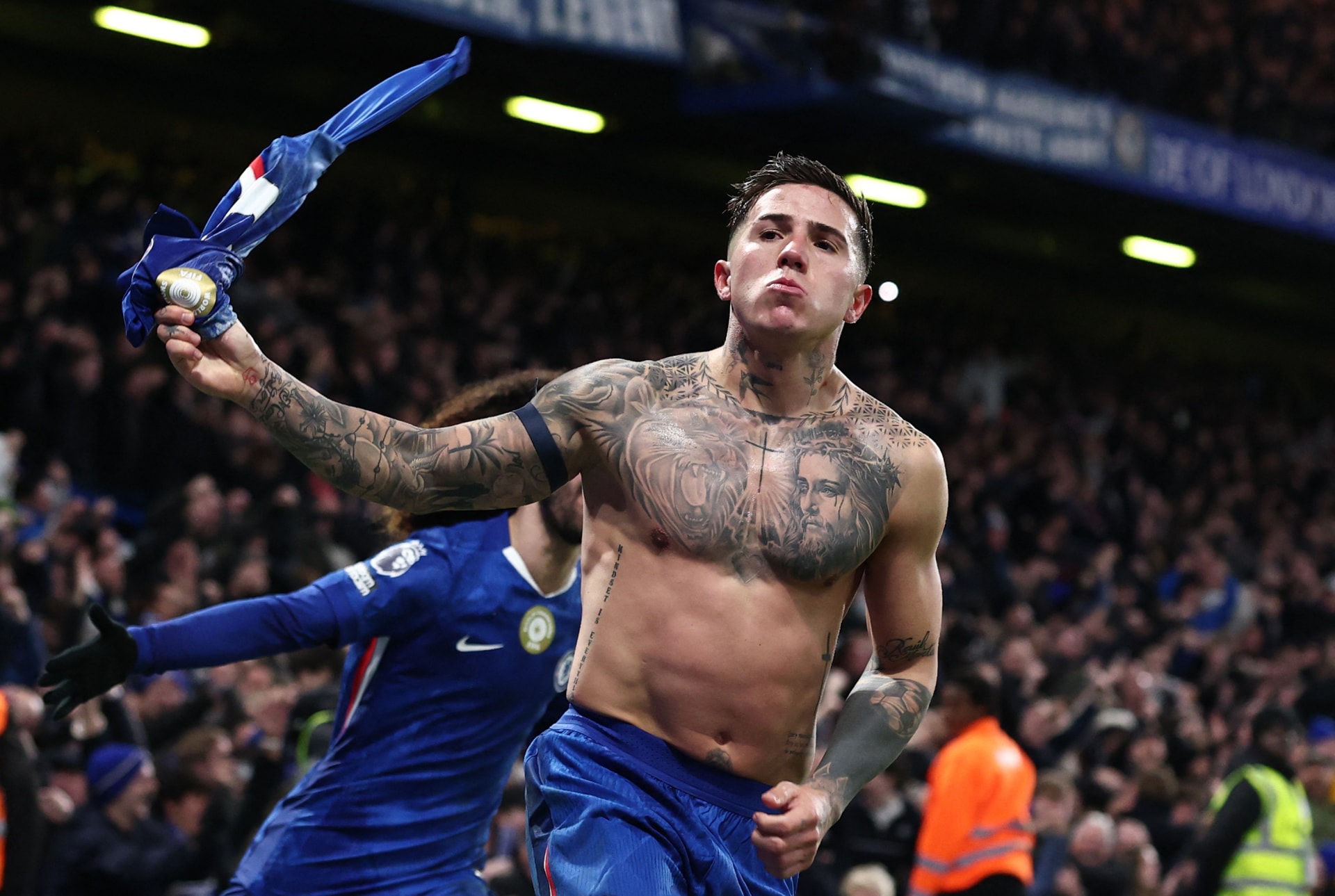 Chelsea lo dio vuelta en el final con un gol decisivo de Enzo Fernández