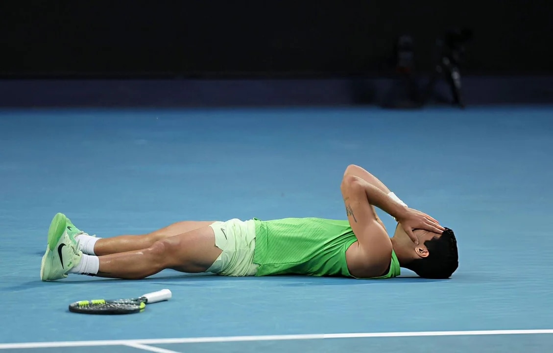 Alcaraz ganó el Abierto de Australia y se convirtió en el más joven en conquistar los cuatro Grand Slams