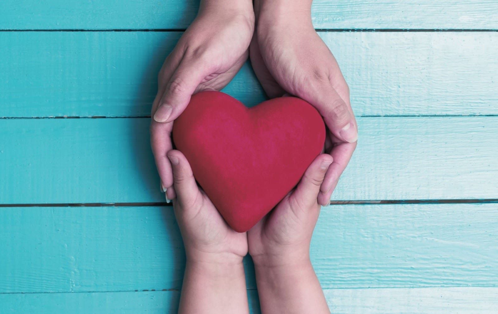 Un niño de 10 años espera una familia que lo acompañe con amor y paciencia