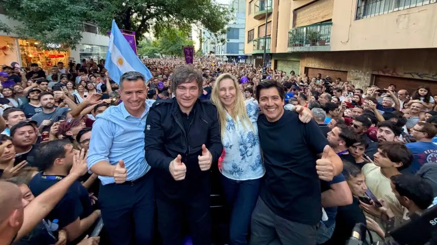 bornoroni-junto-a-milei-y-roca-en-cordoba-2152560.jpg