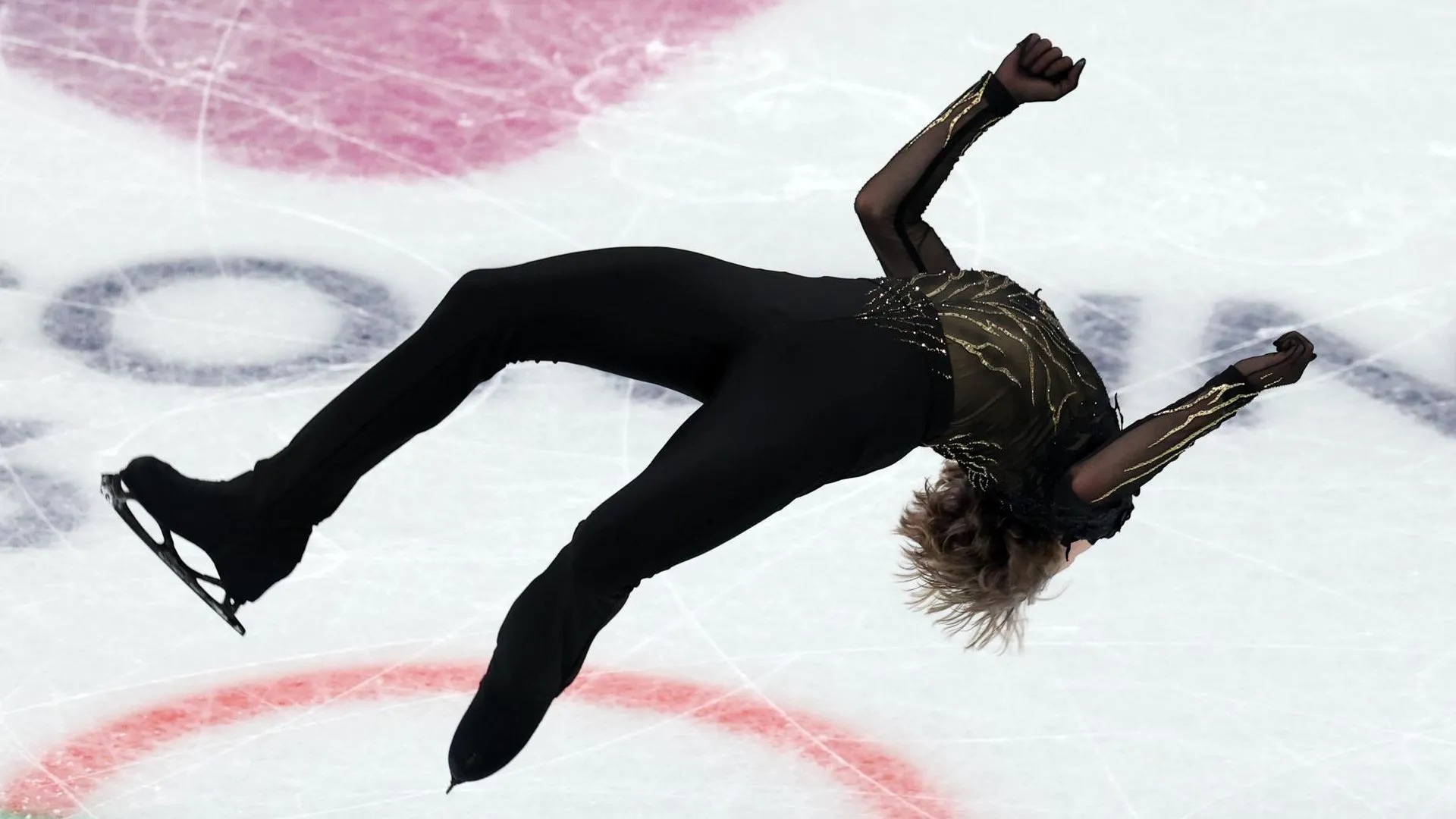 Un salto prohibido que volvió para hacer historia: Malinin brilló en Milano-Cortina