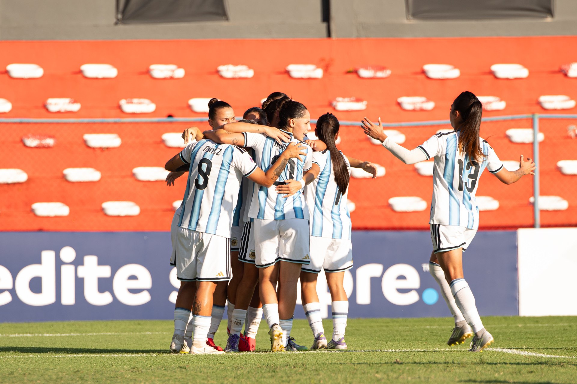 Argentina goleó a Bolivia y se clasificó al hexagonal final del Sudamericano Sub-20