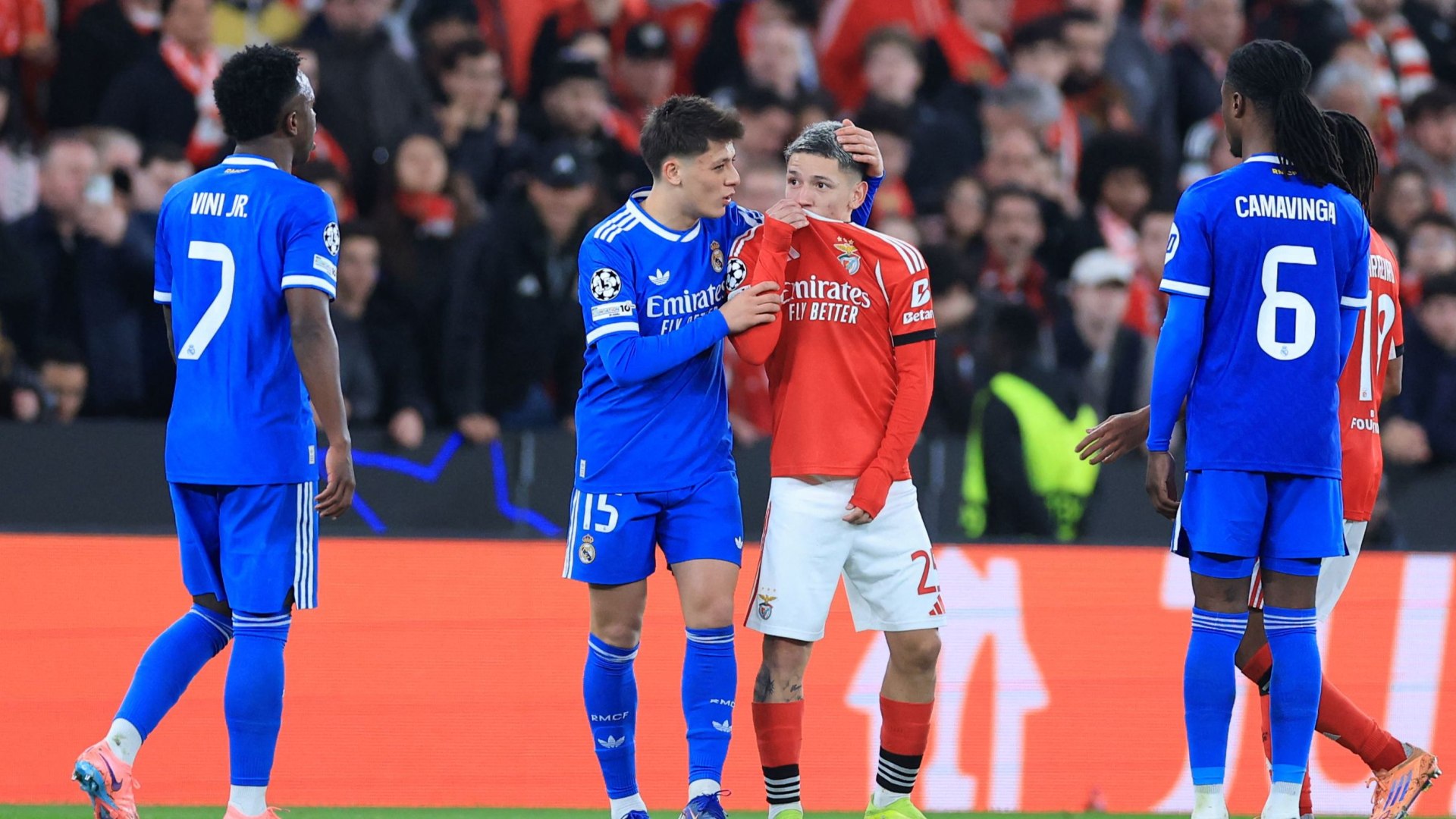 Escándalo en Lisboa: la denuncia de racismo de  Vinícius Jr sacude la Champions League