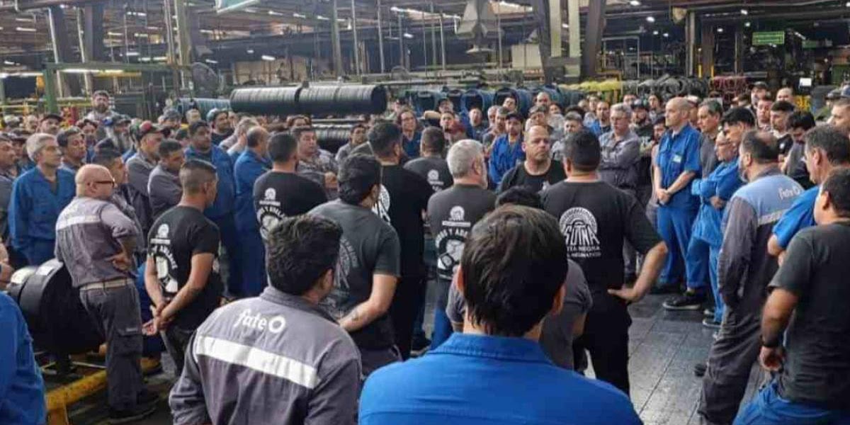 La provincia en la tormenta perfecta: 24 focos de crisis laboral marcan el impacto del ajuste nacional en la era Milei