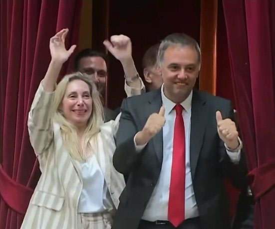 Festejo de madrugada: Milei dijo que la ley termina con la "industria del juicio"