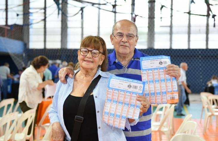 Tucumán inicia la entrega del Boleto Gratuito para Jubilados