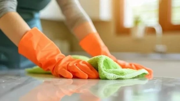 El personal doméstico recibirá un aumento del 3% y bonos de hasta $20.000