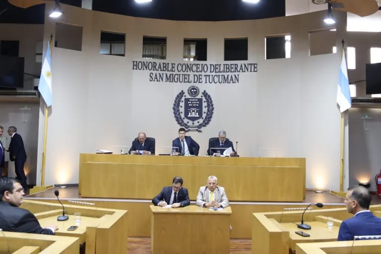 El Concejo capitalino reprogramó la elección de su mesa directiva por un imprevisto viaje de Chahla