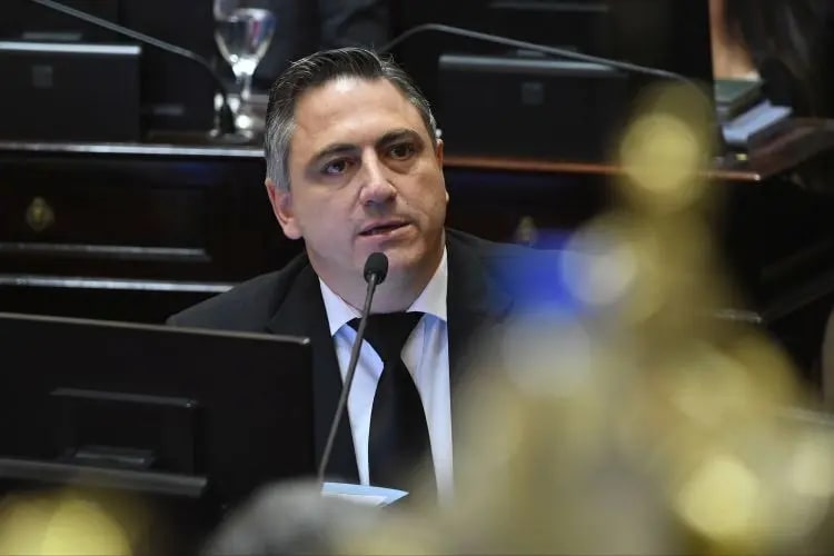 paoltrono senado.webp paoltrono senado.webp