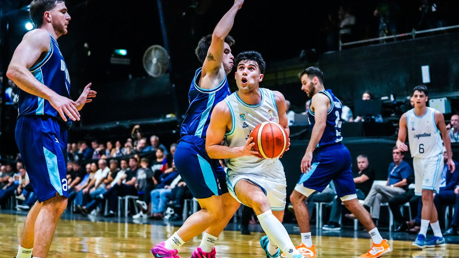 Derrota preocupante: Argentina perdió 61-44 frente a Uruguay por las Eliminatorias FIBA