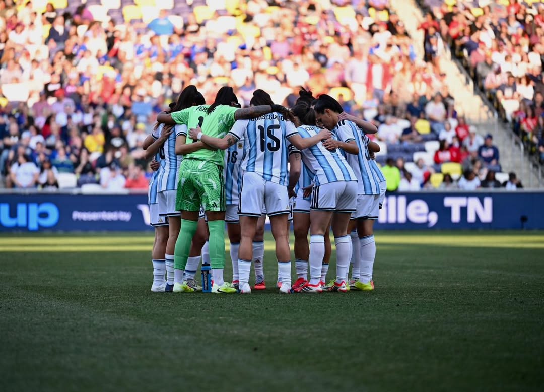Con la tucumana Pereyra en el arco, Argentina cayó 2-0 ante Estados Unidos