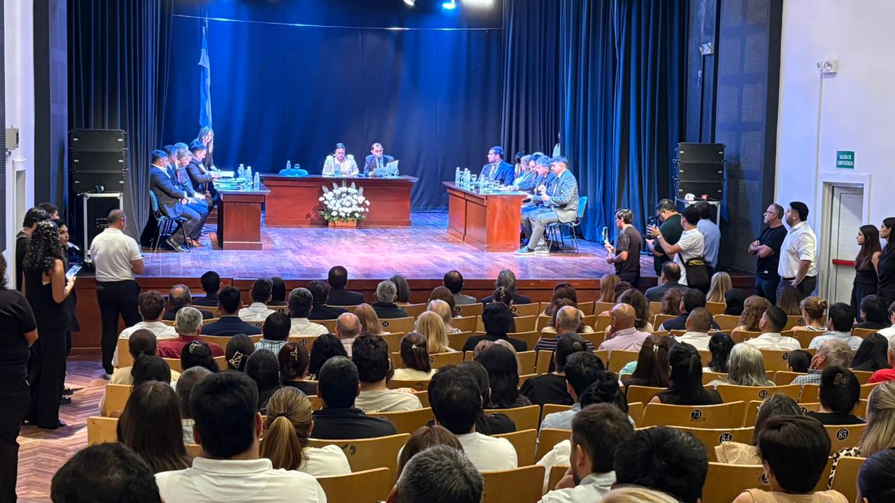 Molinuevo faltó a la apertura de sesiones para escuchar a Milei y desató una polémica en Concepción