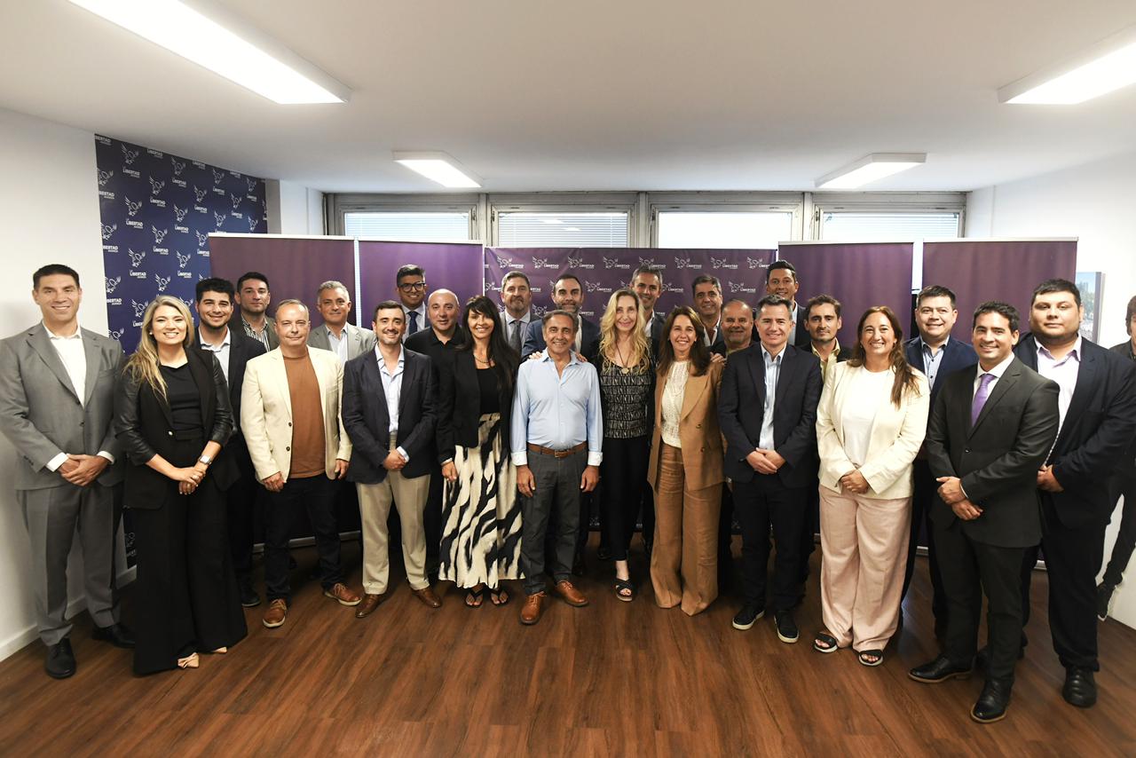 La Libertad Avanza reunió a sus 24 distritos, con un tucumano presente, y fijó como prioridad la Boleta Única en todo el país