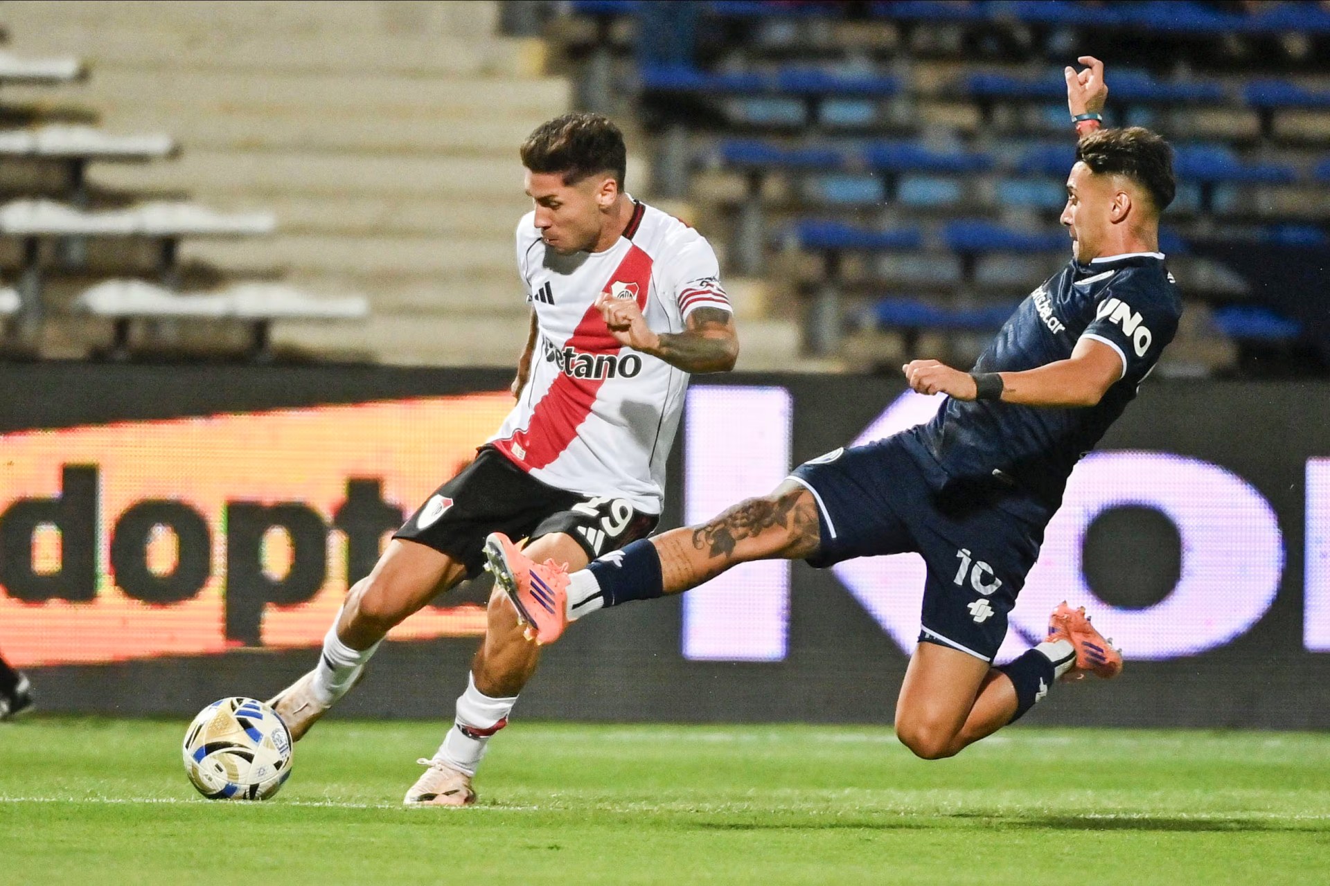 En medio del cambio de ciclo, River rescató un empate ante Independiente de Mendoza