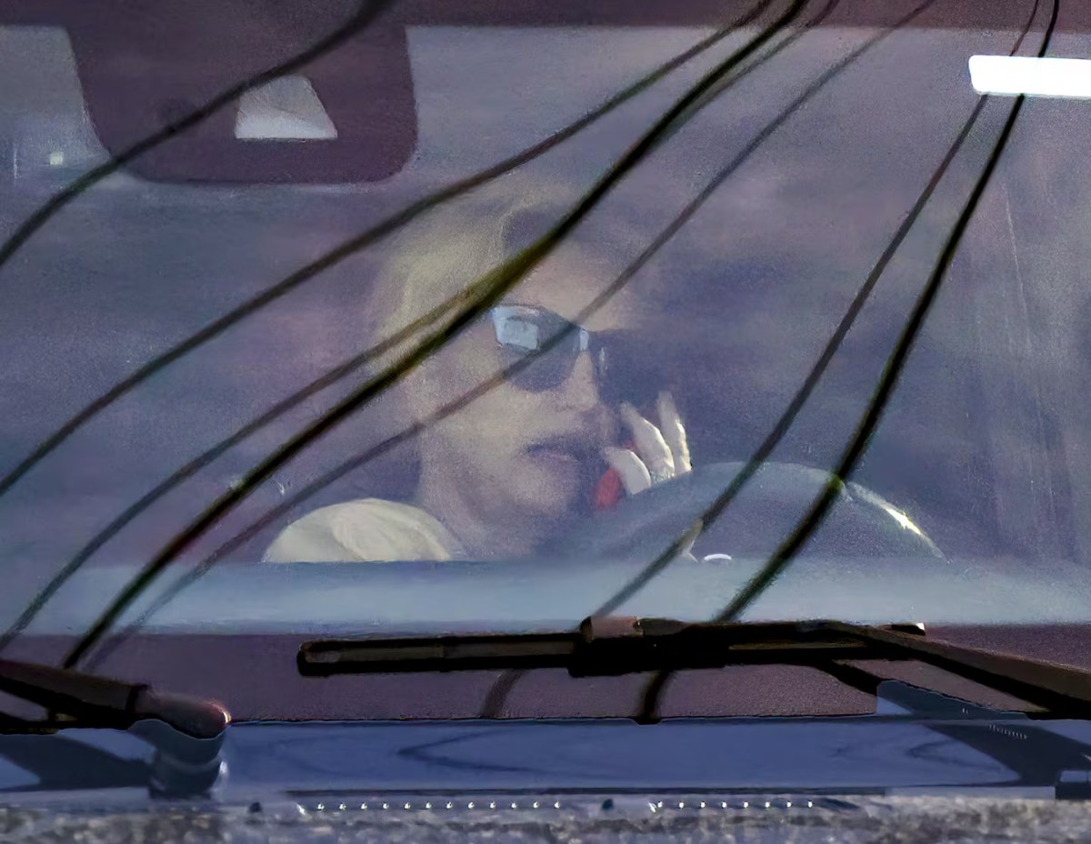 britney-spears-fue-vista-conduciendo-su-mercedes-mientras-hablaba-por-telefono-celular-foto-backgridthe-grosby-group-FSBVRIWSDBH5PNUQU2K5IZEP3A.avif