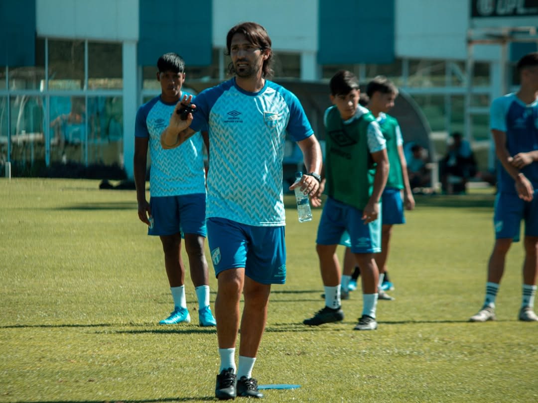 Hoy me toca cerrar una etapa muy especial en mi carrera después de 1 año y 2 meses en Club Atlét (1).jpg