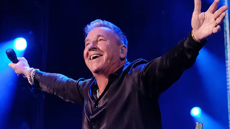 Ricardo Montaner cerró su paso por el país con un show cargado de nostalgia y un invitado sorpresa