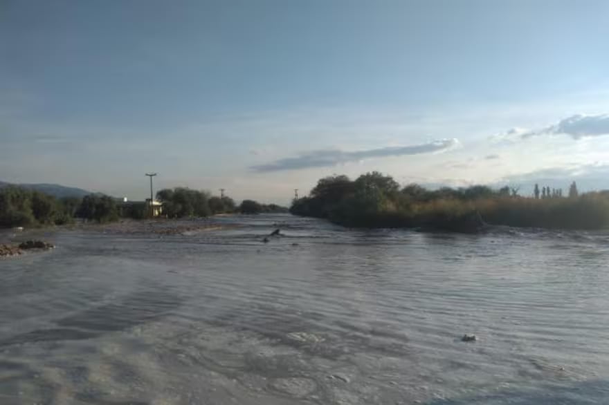 Más de 30 escuelas de Tucumán con problemas de acceso por inundaciones tras las lluvias