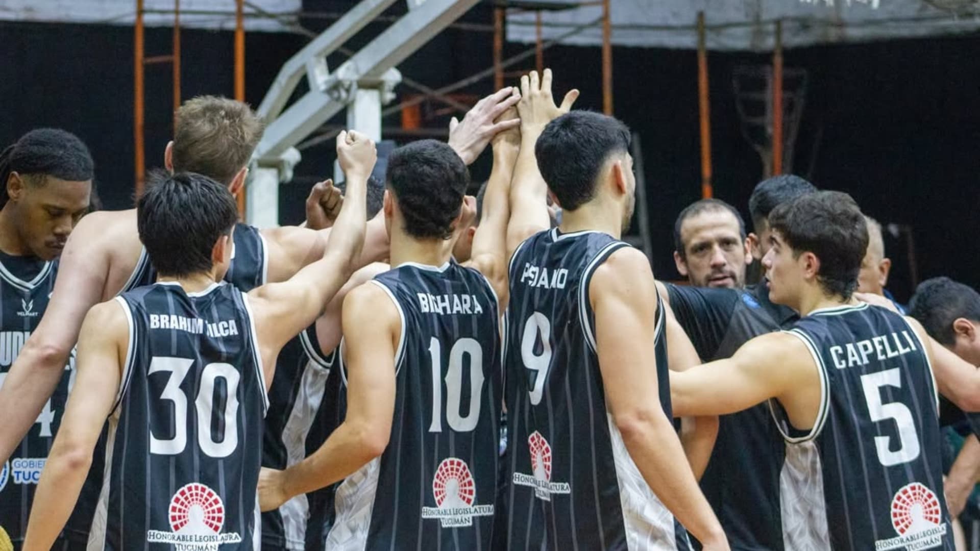 Estudiantes fue una máquina y aplastó a Santa Paula de Gálvez en el Coco Ascarate