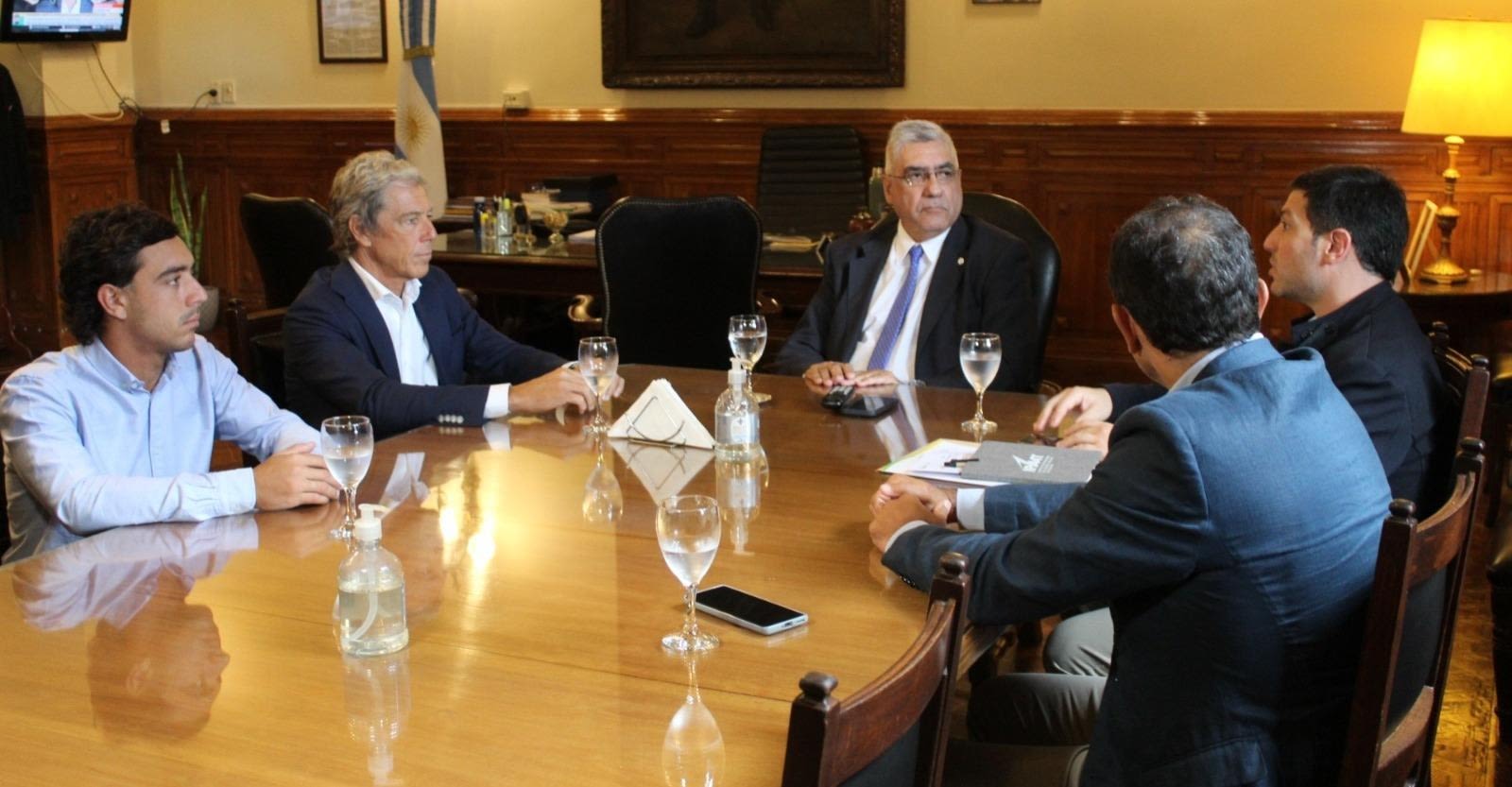 Los nuevos dueños del ingenio Concepción se reunieron con el ministro de Economía