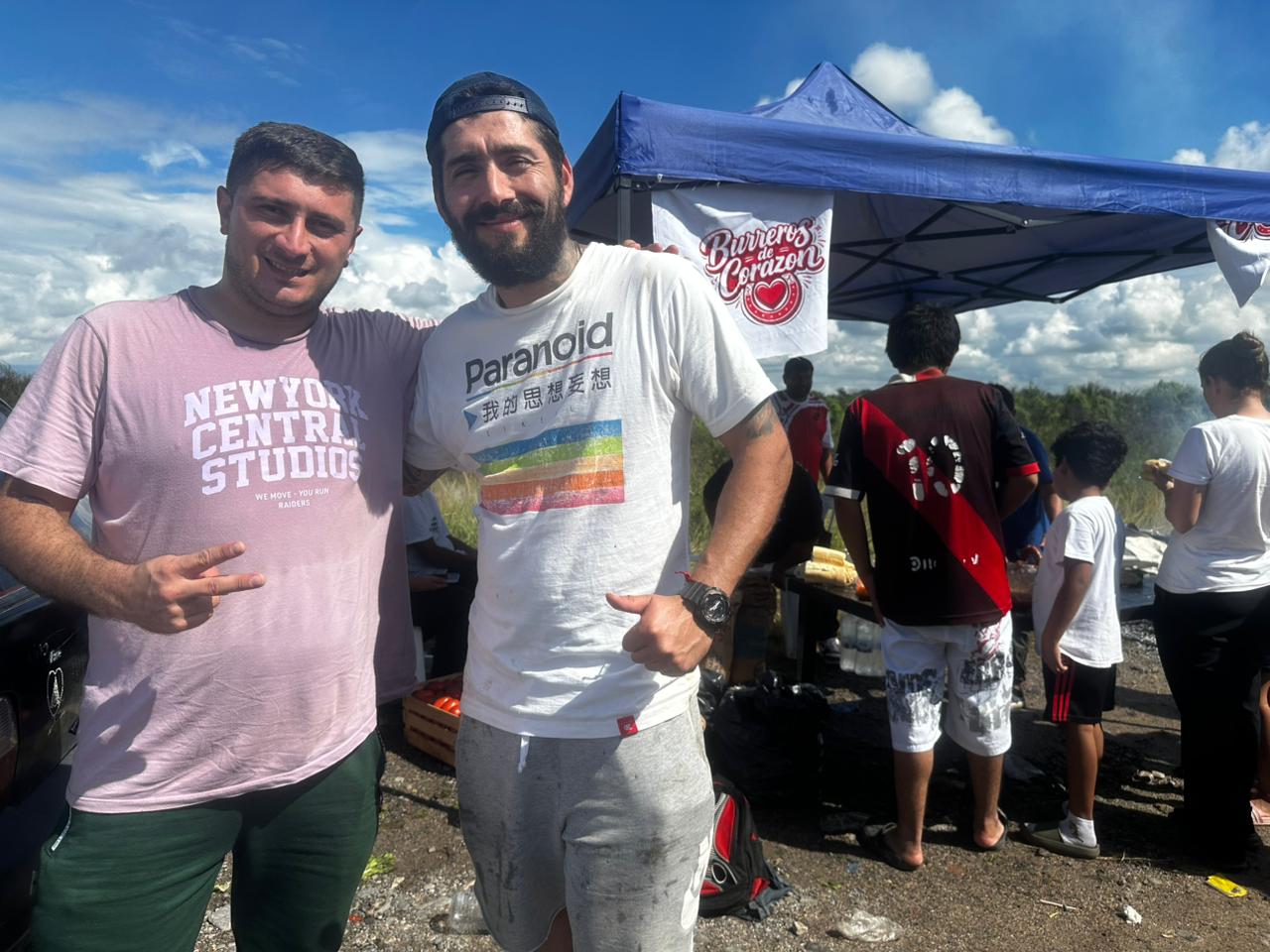 “Burreros” solidarios: amigos del turf organizaron una colecta y cocinaron para los evacuados