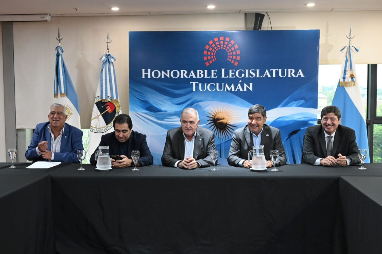 Jaldo arma el 2027: pidió unidad, ratificó el pragmatismo con la Nación y alertó que en el PJ "no sobra nadie"