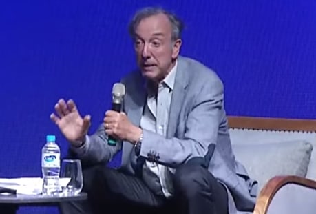 “El sistema financiero argentino es enano y raquítico”