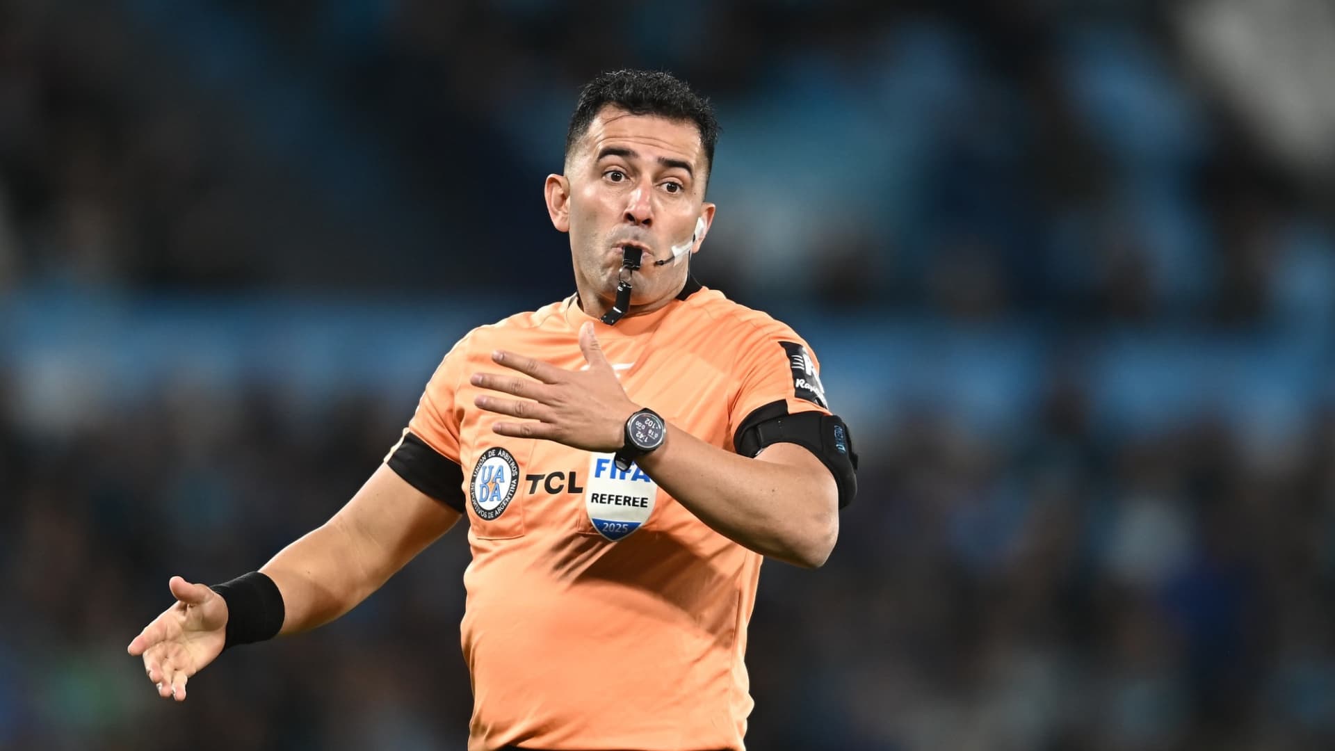 Escándalo en el arbitraje: denuncian al tucumano Lobo Medina por presuntas maniobras irregulares