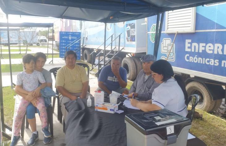 Refuerzan la asistencia médica en La Madrid con un hospital móvil