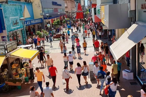 Cómo funcionará el comercio en Tucumán durante el fin de semana largo