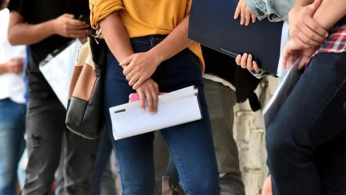 Dos millones de personas están desocupadas o trabajan en negro en la Argentina