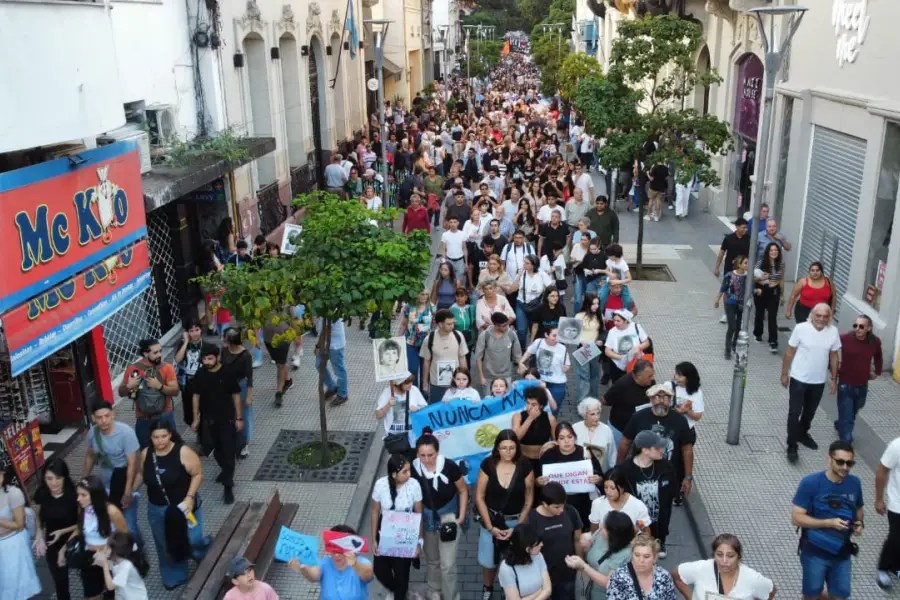 Multitudinaria marcha en Tucumán por el Día de la Memoria: consignas, historia y un fuerte mensaje político