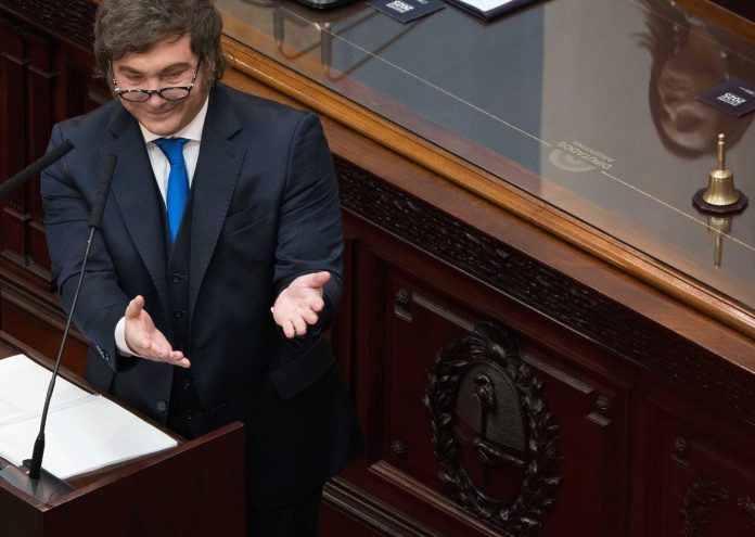 El oficialismo busca retomar la iniciativa política tras semanas de polémicas