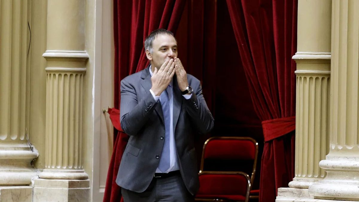 El Gobierno intenta recuperar la agenda tras semanas de cuestionamientos