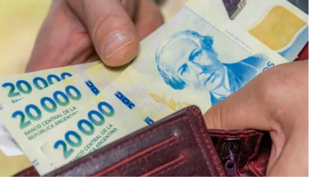 Entre la inflación y la pérdida de poder adquisitivo, suben los salarios que piden los trabajadores argentinos