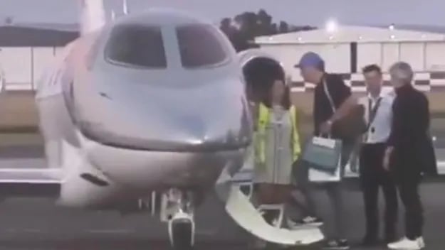 adorni-avion-privado.webp adorni-avion-privado.webp