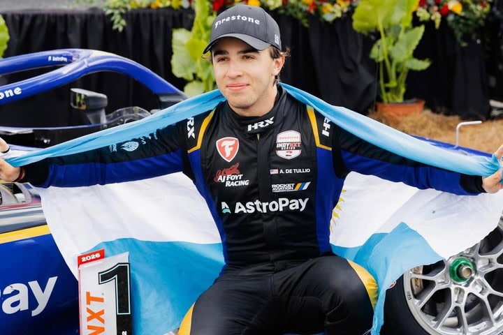 El argentino Alessandro De Tullio logró un histórico triunfo en la Indy Nxt