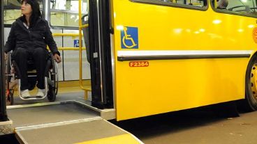 Proponen que la app “Cuándo Subo” identifique las unidades con rampas para personas con discapacidad