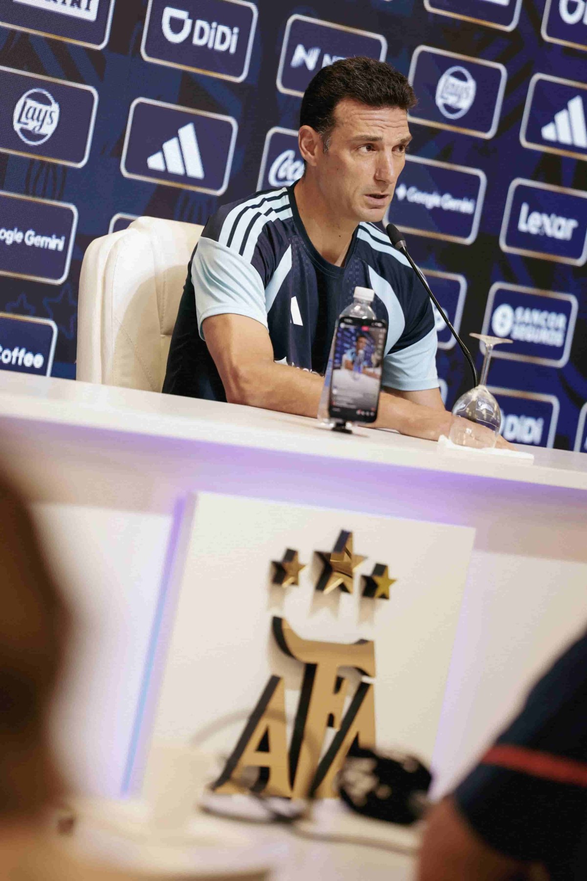 HEqixh7aAAA2R7f (1).jpg