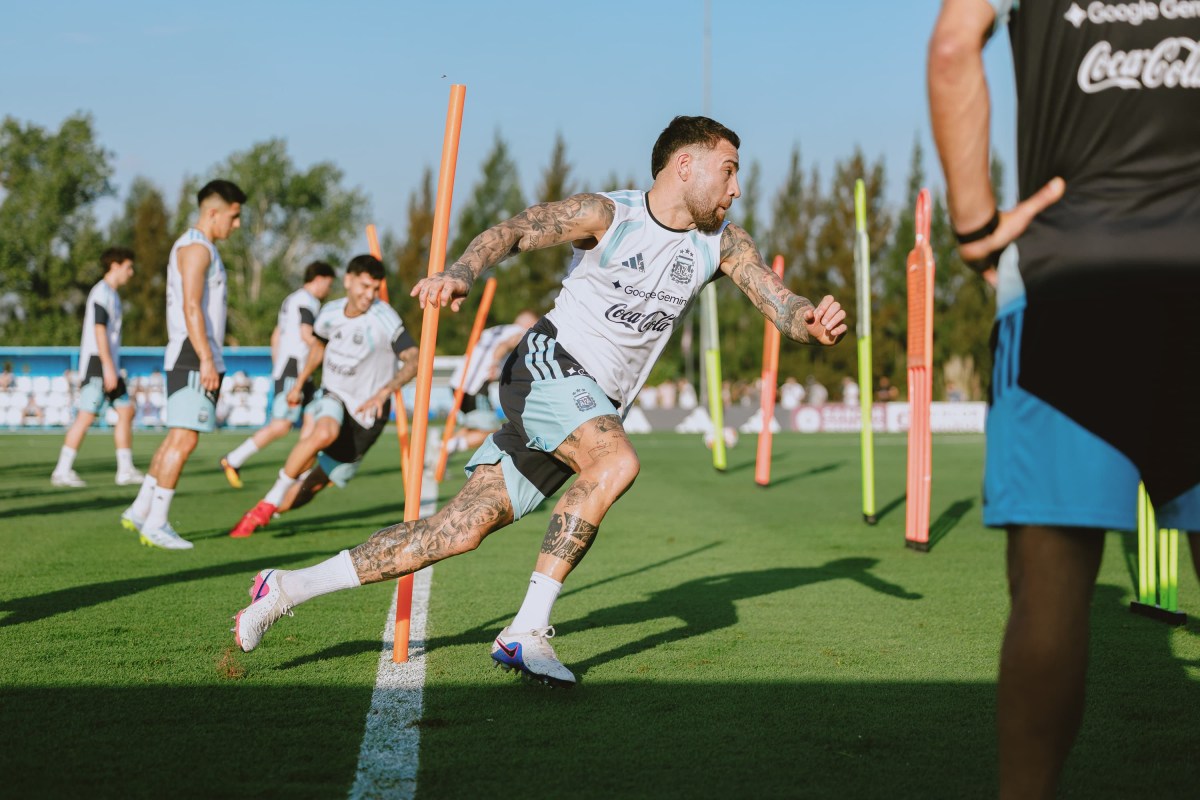 HEsbenTa4AA3M-R (1).jpg