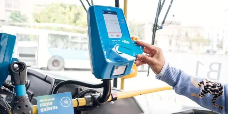 Moverse por el AMBA será más caro: suben casi 5% colectivos, subte y peajes